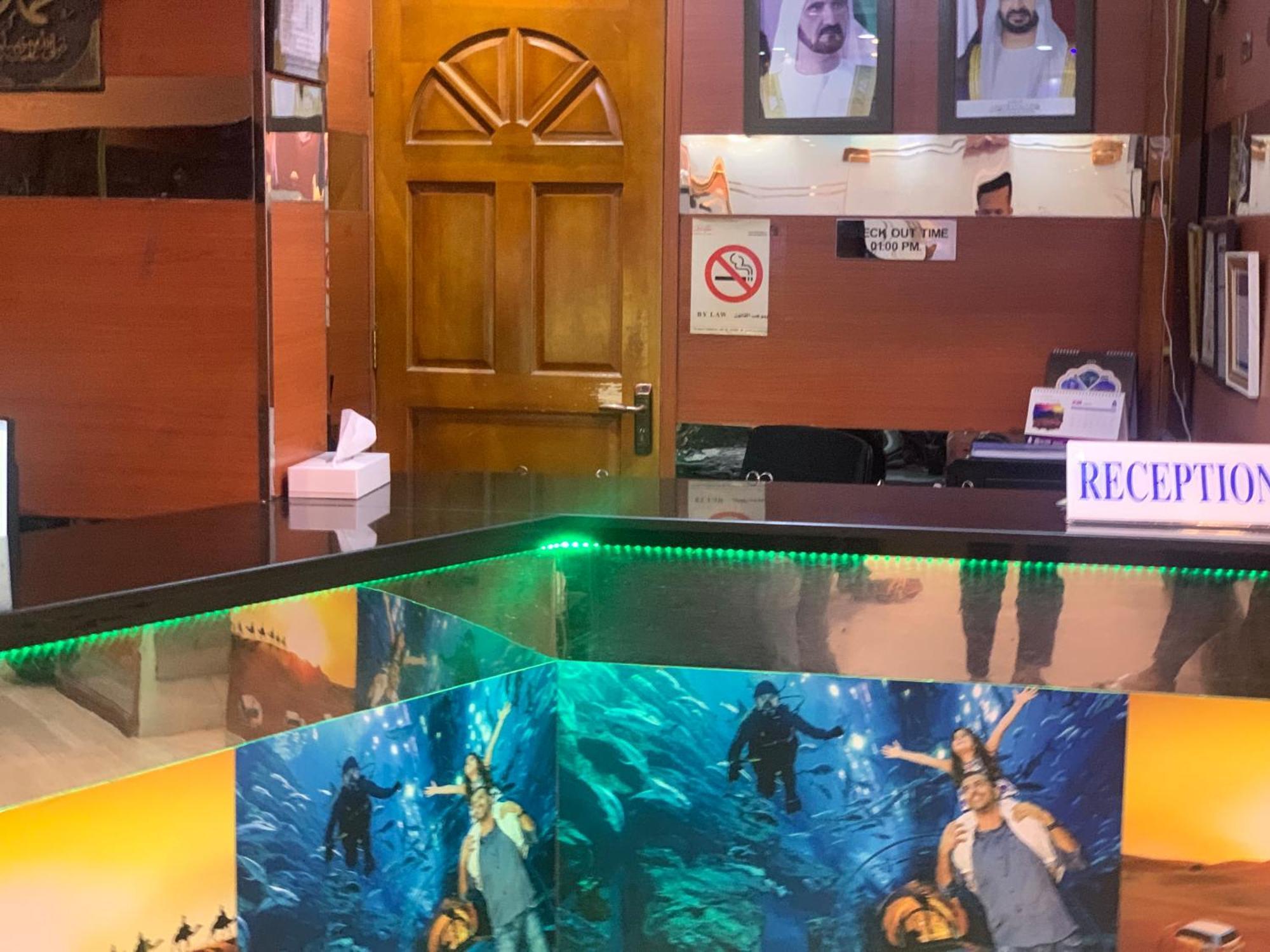 Parasol Hotel Dubai Eksteriør billede