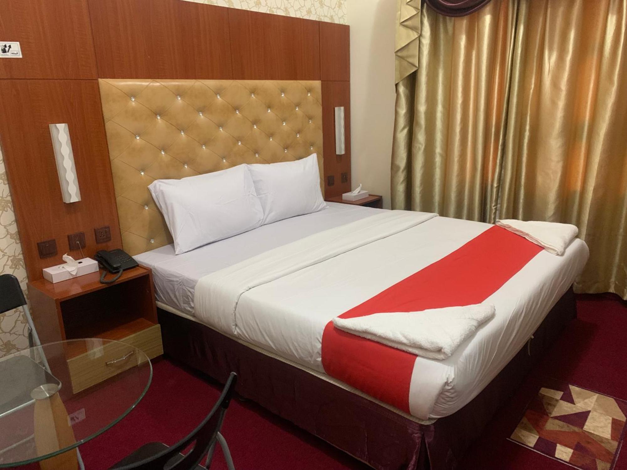 Parasol Hotel Dubai Eksteriør billede