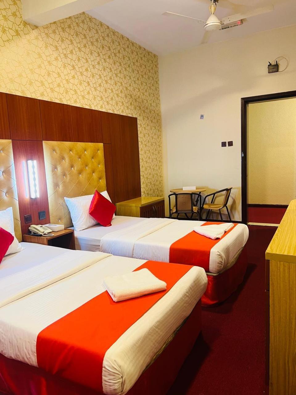 Parasol Hotel Dubai Eksteriør billede